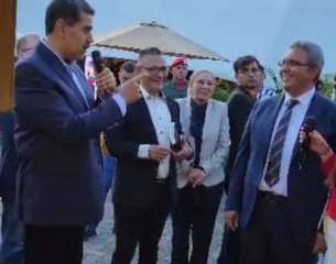 الرئيس الفنزويلى يشيد بموقف الرئيس...
