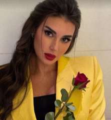 ياسمين صبري تخطف الأنظار بإطلالة...