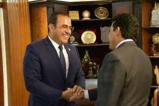 وزير الشباب يلتقي برئيس اتحاد...