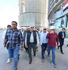 وزير الإسكان يتجول بمنطقة الأبراج...
