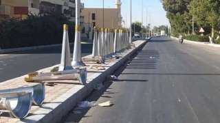 إصلاح أعمدة الإنارة في الطريق...