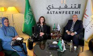 وزيرة الهجرة تصل أولى محطات...
