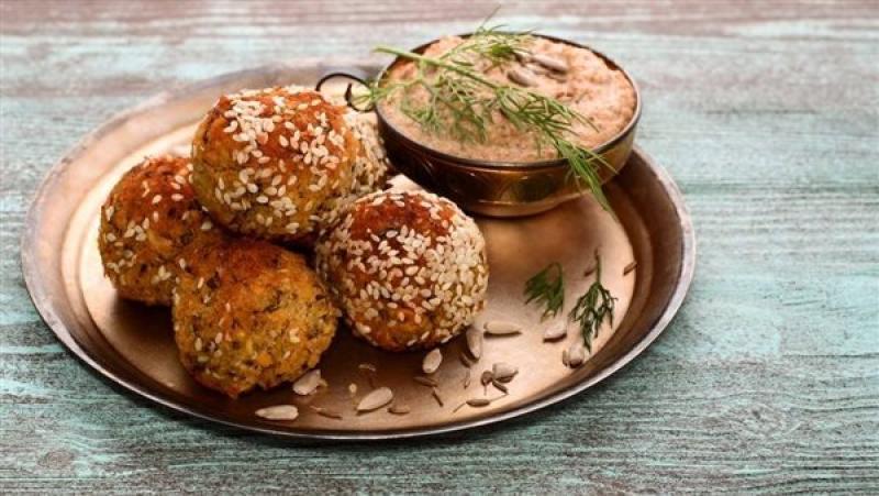 طريقة عمل الطعمية بالكرات