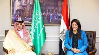 المشاط  تبحث مع وزير...