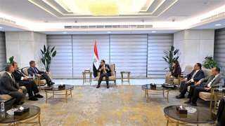 رئيس الوزراء يلتقي رئيس مجموعة...