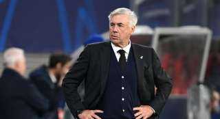 أنشيلوتي مدرب ريال مدريد يوقع...
