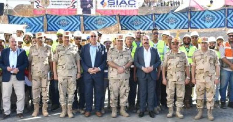 رئيس الأركان يشهد إطلاق مشروع بمنطقة توشكي