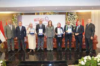 وزيرة التخطيط والتنمية الاقتصادية تشارك...
