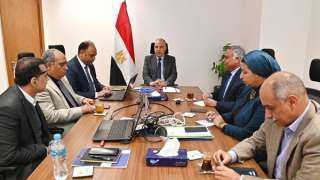 وزير الرى يتابع مراجعة وتطوير...
