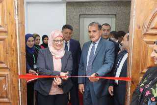 رئيس التنمية الصناعية تفتتح فرع...