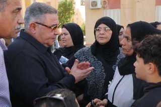 محافظ البحر الأحمر يلتقى المواطنين...