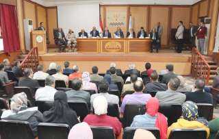 رئيس التنمية الصناعية تبحث مطالب...