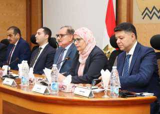 رئيس التنمية الصناعية تبحث مطالب...