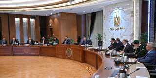 رئيس الوزراء يلتقي رؤساء اللجان...