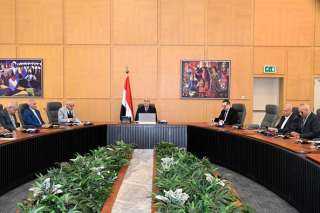 وزير الإسكان يصدر حزمة من...