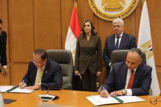وزيرا التعليم العالي والثقافة يشهدان...