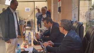 المصريون يدلون بأصواتهم في الانتخابات...