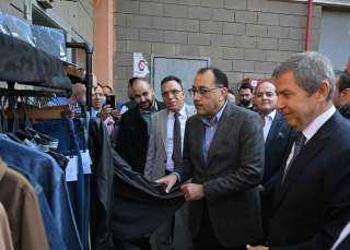 رئيس الوزراء يتفقد مصنع ”الشركة...