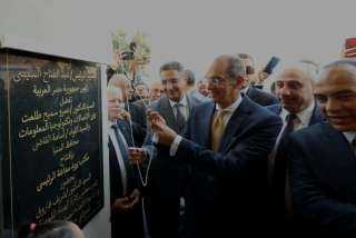 وزير الاتصالات يتفقد أعمال مد...