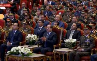 الرئيس السيسي يتسلم درع الفرقاطة...