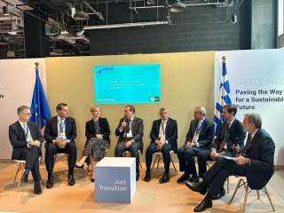 وزير البترول يشارك فى جلسة...
