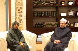 مفتي الجمهورية يستقبل مديرة المكتب...