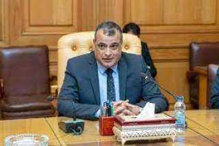 وزير الدولة للإنتاج الحربي يعقد...