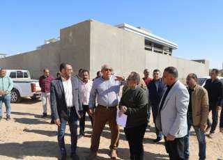 محافظ الوادي الجديد يبحث استغلال...