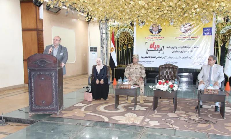 لقاء محافظ بنى سويف للحث على المشاركة الانتخابية