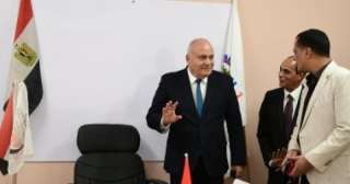 محافظ قنا يتفقد مقار اللجان...