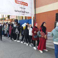 إقبال كبير من الناخبين على...