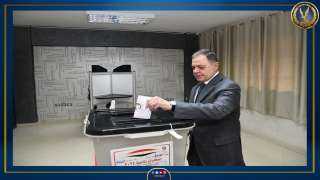 وزير الداخلية يدلى بصوته فى...