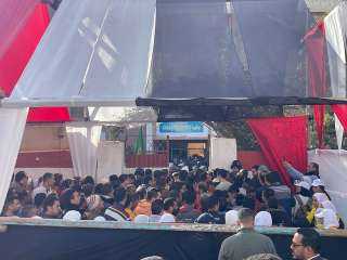 اقبال كبير من طلاب جامعة...
