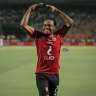 بيرسي تاو أفضل لاعب داخل...