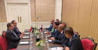 مباحثات مع وزير الطاقة اليمنى...