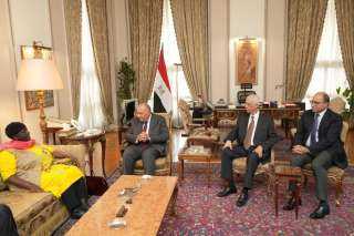 شكرى يستقبل رئيسة بعثة الاتحاد...