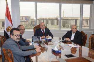 وزير الإسكان يتابع موقف تنفيذ...