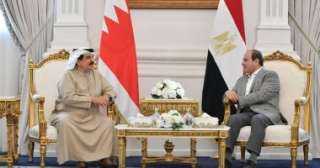 الرئيس السيسى وعاهل البحرين يستعرضان...