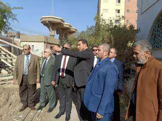 نائب رئيس جامعة الأزهر يتفقد...