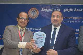 نائب رئيس جامعة الأزهر للوجه...