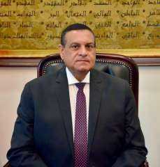 وزير التنمية المحلية يتلقى تقريرين...