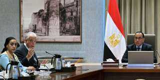 رئيس الوزراء يتابع الموقف التنفيذي...