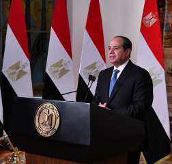 ”أبو مازن” يهنئ الرئيس السيسى...