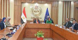 رئيس هيئة الدواء المصرية يوقع...