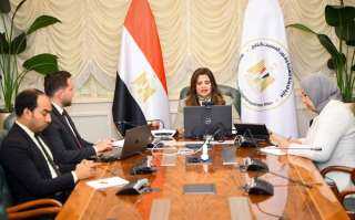وزيرة الهجرة تلتقي السفراء الجدد...