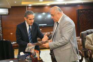 محافظ الغربية  يتابع مستجدات...