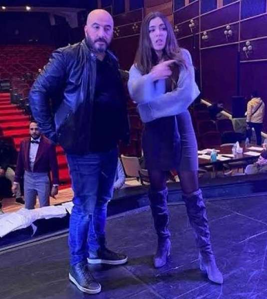 ”دنيا عبد المعبود” تنشر رسائل غامضة بعد أنباء انفصالها من المخرج مجدى الهوارى