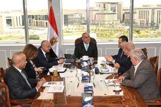 وزير الإسكان يتابع أعمال ”شركة...