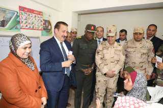 محافظ المنوفية ومساعد رئيس أركان...
