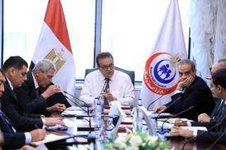 وزير الصحة يترأس اجتماع لجنة...